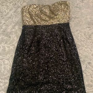 Black and gold sequins dress!